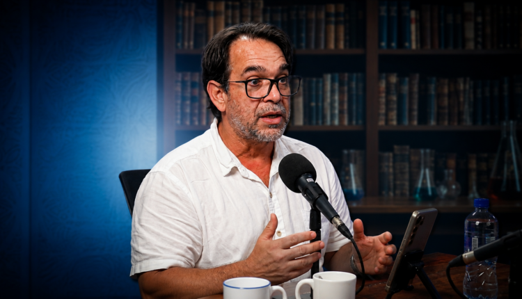 Emerson Lucena: A Força da Educação e o Chocolate na Merenda